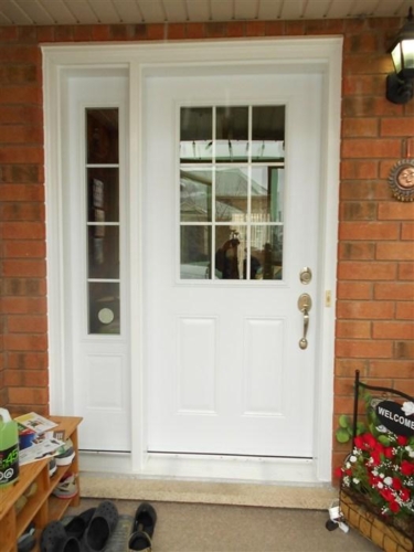 Basic door with grill